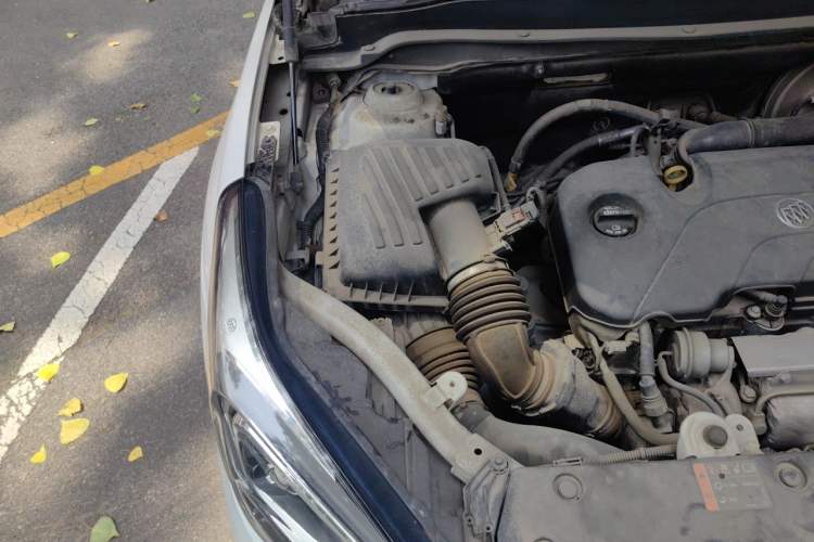 Used Buick Envision 2016 20T Two-Wheel-Drive Elite Model Engine Bay Right