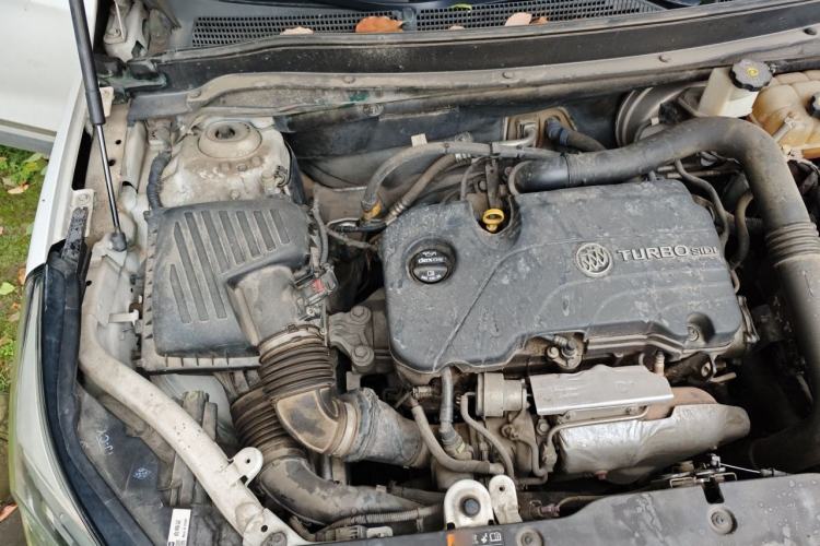 Used Buick Envision 2016 20T Two-Wheel-Drive Elite Model Engine Bay Right