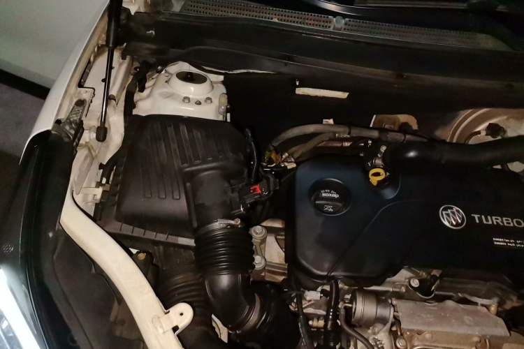 Used Buick Envision 2016 20T Two-Wheel-Drive Elite Model Engine Bay Right
