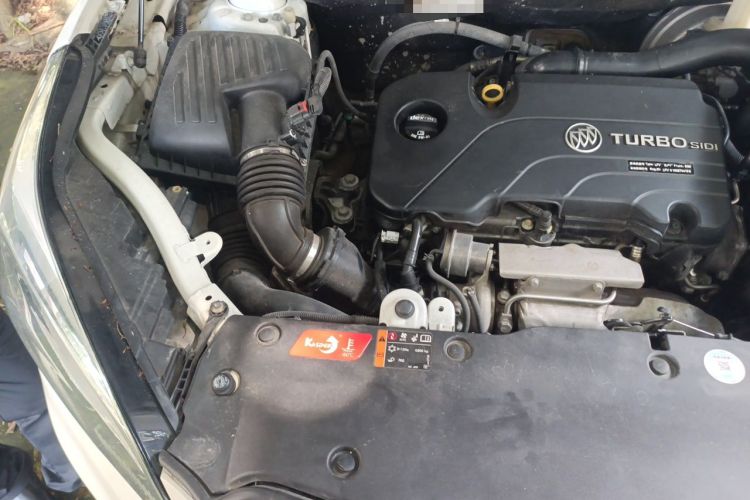 Used Buick Envision 2016 20T Two-Wheel-Drive Elite Model Engine Bay Right