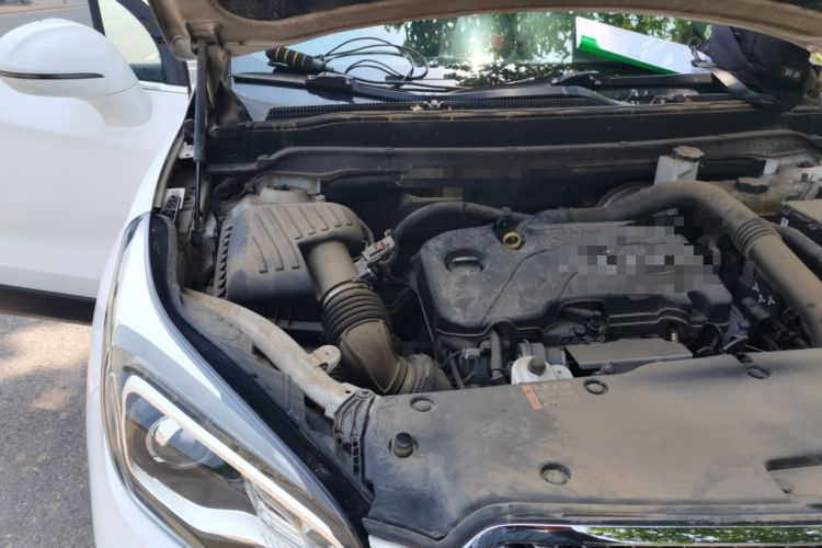 Used Buick Envision 2016 20T Two-Wheel-Drive Elite Model Engine Bay Right