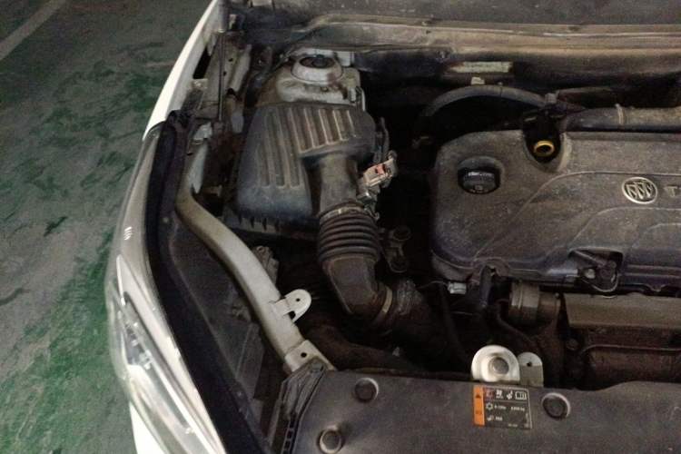Used Buick Envision 2016 20T Two-Wheel-Drive Elite Model Engine Bay Right