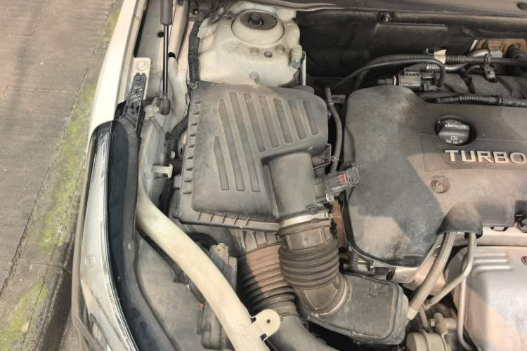 Used Buick Envision 2016 28T Four-Wheel Drive Luxury Model Engine Bay Right