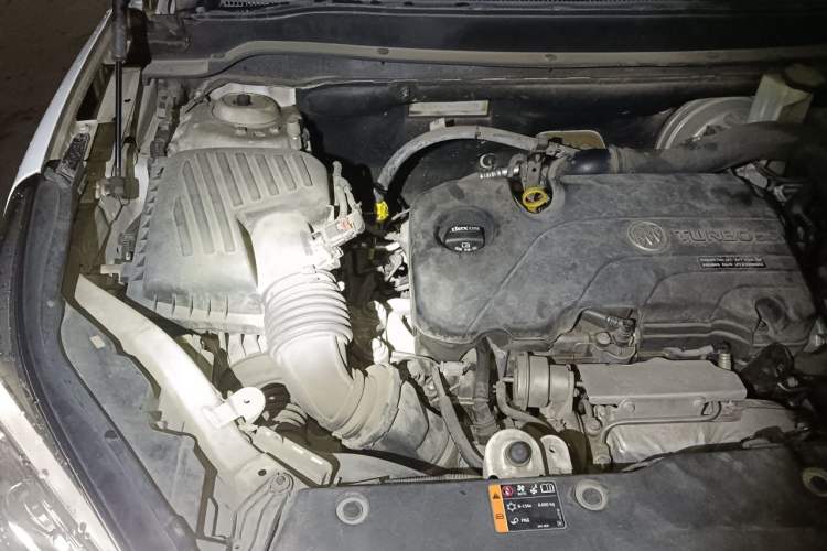 Used Buick Envision 2016 20T Two-Wheel-Drive Elite Model Engine Bay Right