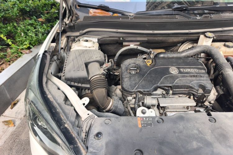 Used Buick Envision 2016 20T Two-Wheel-Drive Elite Model Engine Bay Right