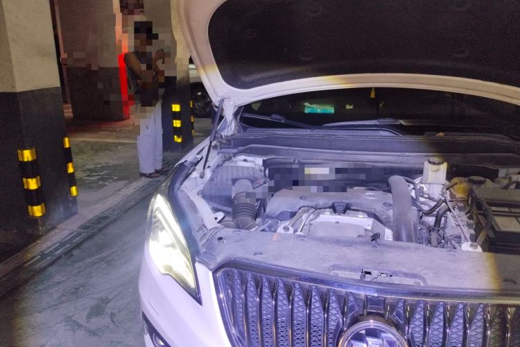 Used Buick Envision 2016 28T Four-Wheel Drive Elite Version Engine Bay Right
