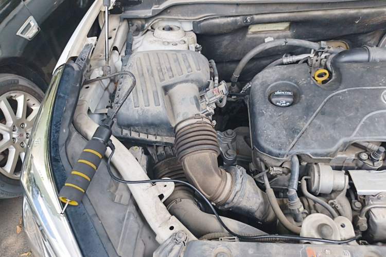 Used Buick Envision 2016 20T Two-Wheel-Drive Elite Model Engine Bay Right