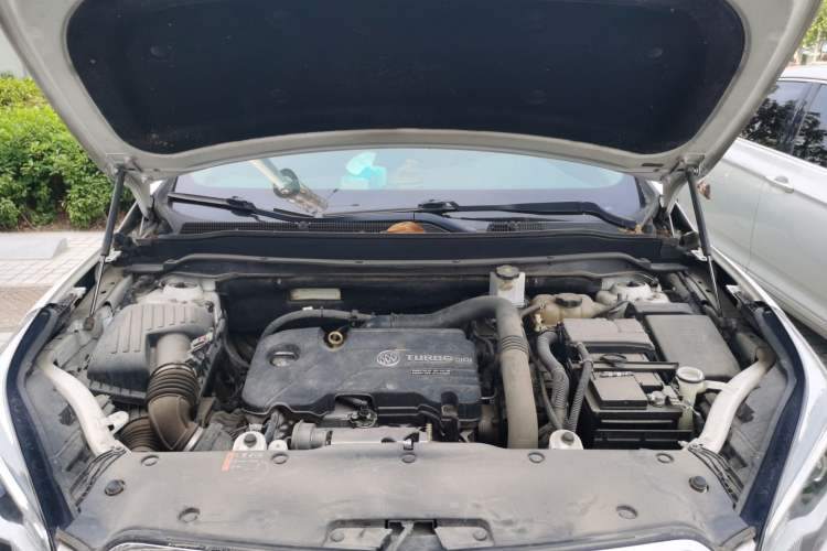 Used Buick Envision 2016 20T Four-Wheel Drive Luxury Model Engine Bay