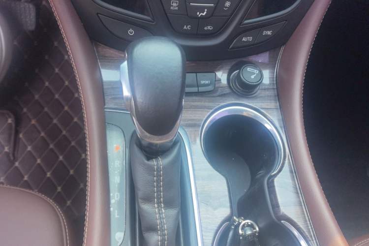 Used Buick Envision 2016 28T Four-Wheel Drive Elite Version Gear Lever