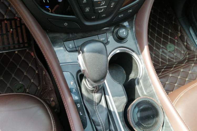 Used Buick Envision 2016 28T Four-Wheel Drive Elite Version Gear Lever