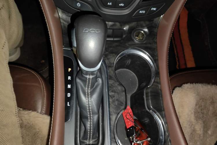 Used Buick Envision 2016 20T Two-Wheel Drive Leading Version Gear Lever