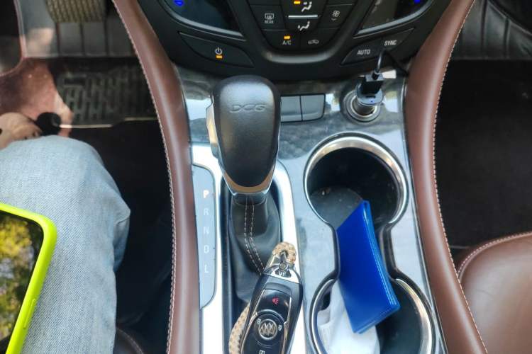 Used Buick Envision 2016 20T Two-Wheel-Drive Elite Model Gear Lever