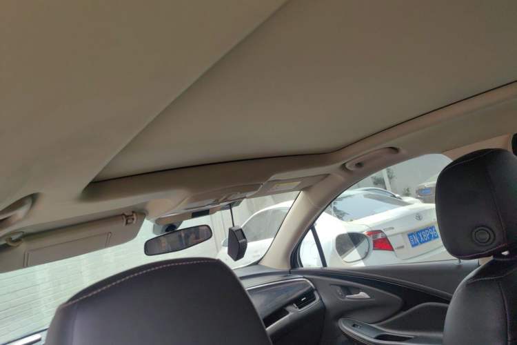 Used Buick Envision 2016 20T Two-Wheel-Drive Elite Model Headliner