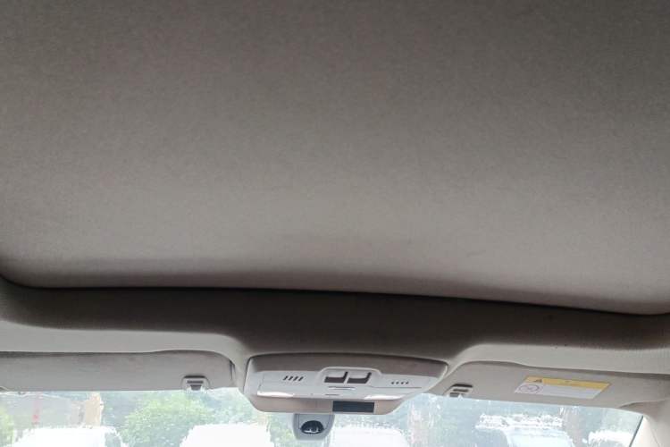 Used Buick Envision 2016 20T Two-Wheel-Drive Elite Model Headliner
