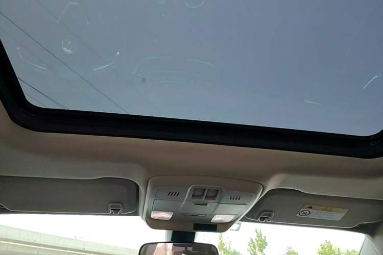 Used Buick Envision 2016 20T Two-Wheel-Drive Elite Model Headliner