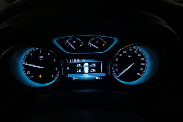 Used Buick Envision 2016 20T Two-Wheel-Drive Elite Model Instrument Cluster