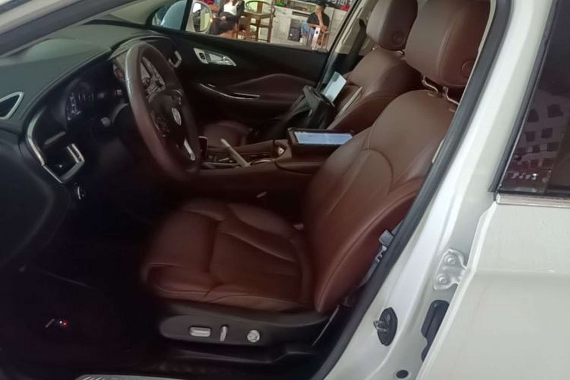 Used Buick Envision 2016 28T All-Wheel-Drive All-Terrain Sport Flagship Edition Left Front Seat
