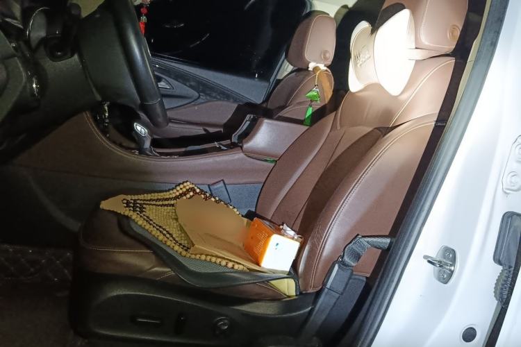 Used Buick Envision 2016 20T Two-Wheel-Drive Elite Model Left Front Seat