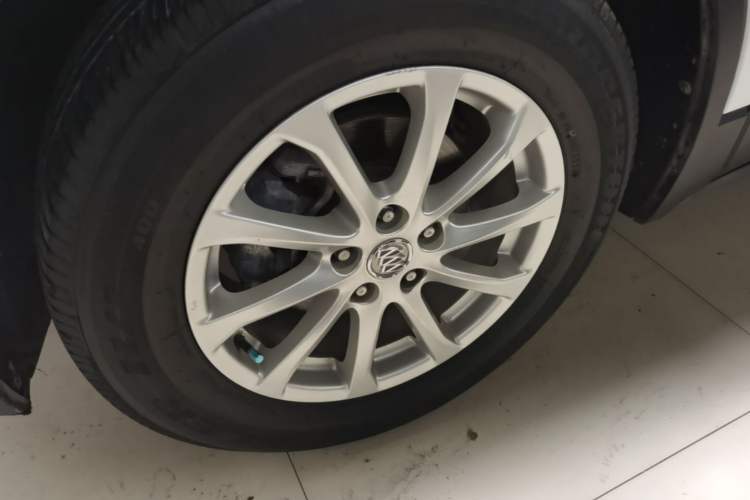 Used Buick Envision 2016 20T Two-Wheel-Drive Elite Model Left Front Wheel Hub