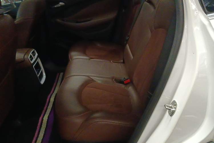 Used Buick Envision 2016 20T Two-Wheel-Drive Elite Model Left Rear Seat
