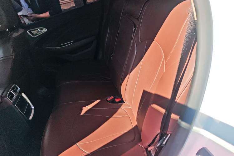 Used Buick Envision 2016 20T Two-Wheel-Drive Elite Model Left Rear Seat
