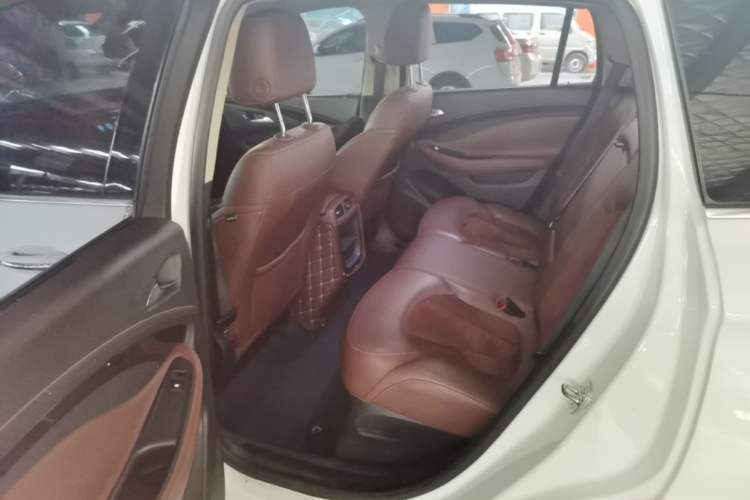 Used Buick Envision 2016 20T Two-Wheel-Drive Elite Model Left Rear Seat