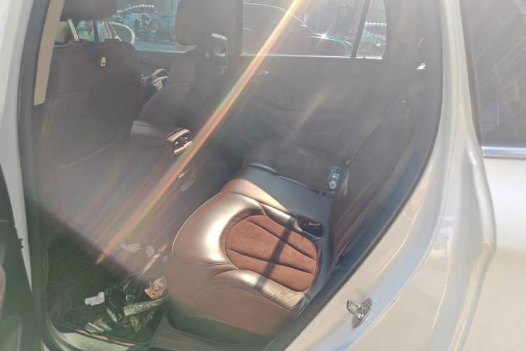 Used Buick Envision 2016 20T Two-Wheel-Drive Elite Model Left Rear Seat