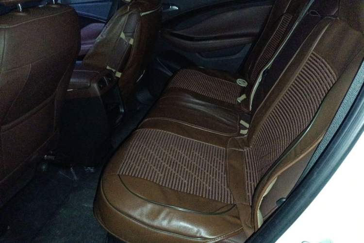 Used Buick Envision 2016 20T Two-Wheel-Drive Elite Model Left Rear Seat