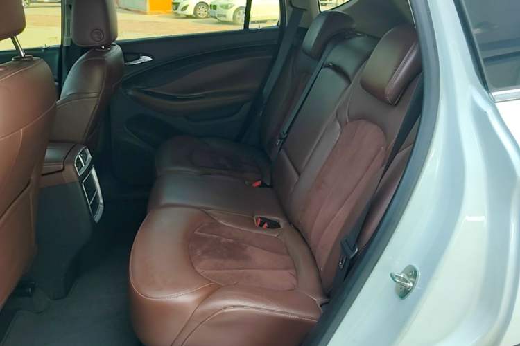 Used Buick Envision 2016 20T Two-Wheel-Drive Elite Model Left Rear Seat