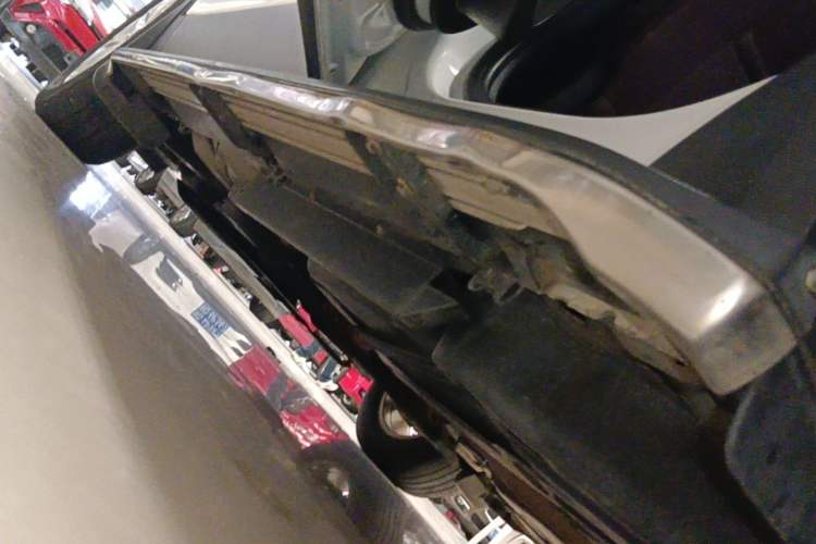 Used Buick Envision 2016 20T Two-Wheel-Drive Elite Model Left Side Sill