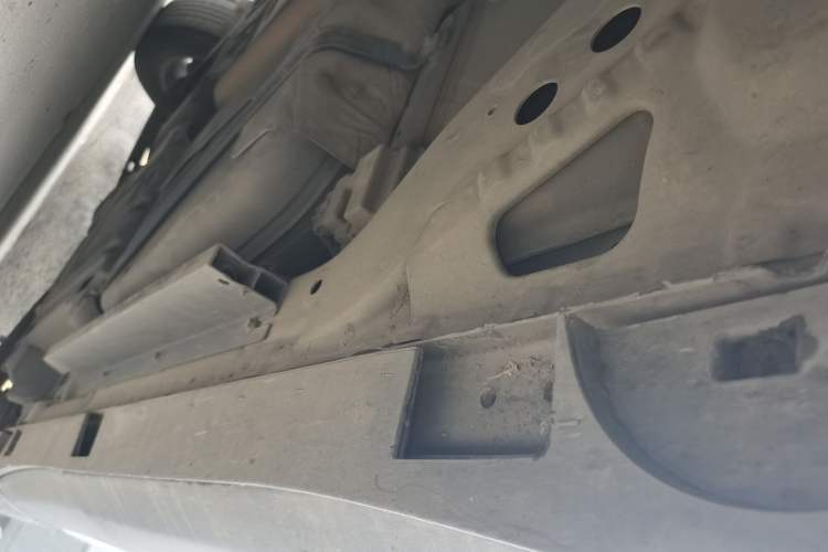 Used Buick Envision 2016 20T Two-Wheel-Drive Elite Model Left Side Sill