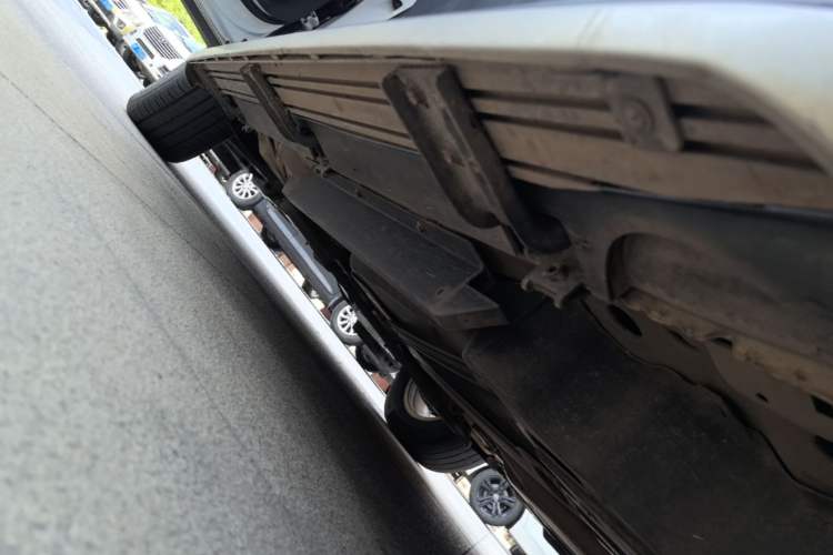 Used Buick Envision 2016 20T Two-Wheel-Drive Elite Model Left Side Sill