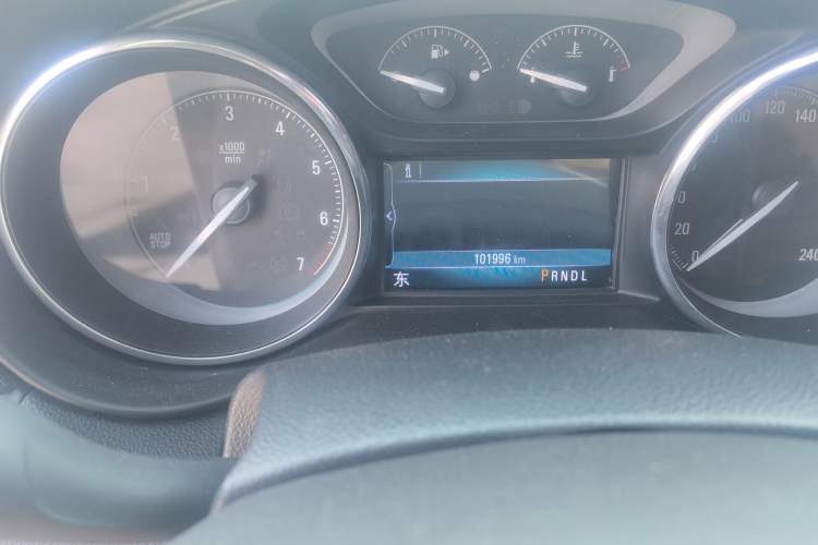 Used Buick Envision 2016 28T Four-Wheel Drive Elite Version Odometer Close Up