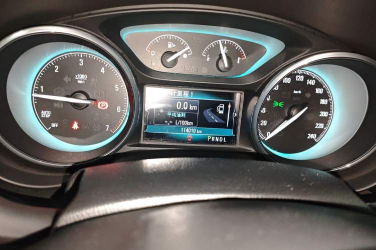 Used Buick Envision 2016 20T Two-Wheel Drive Leading Version Odometer Close Up