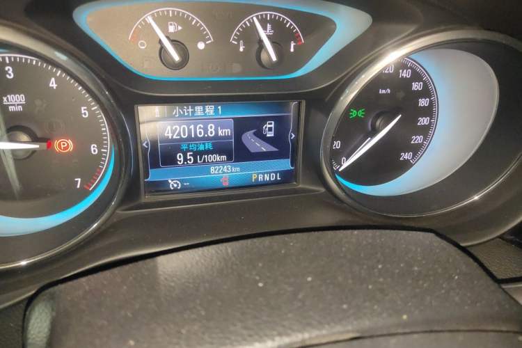 Used Buick Envision 2016 20T Two-Wheel Drive Leading Version Odometer Close Up