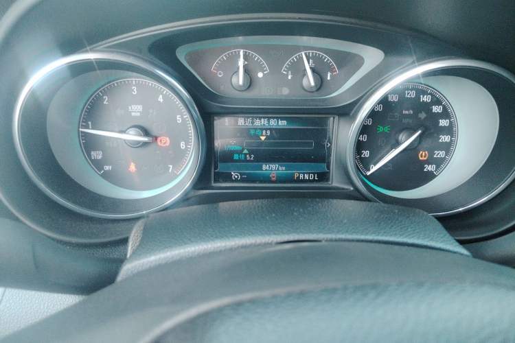 Used Buick Envision 2016 20T Two-Wheel Drive Leading Version Odometer Close Up