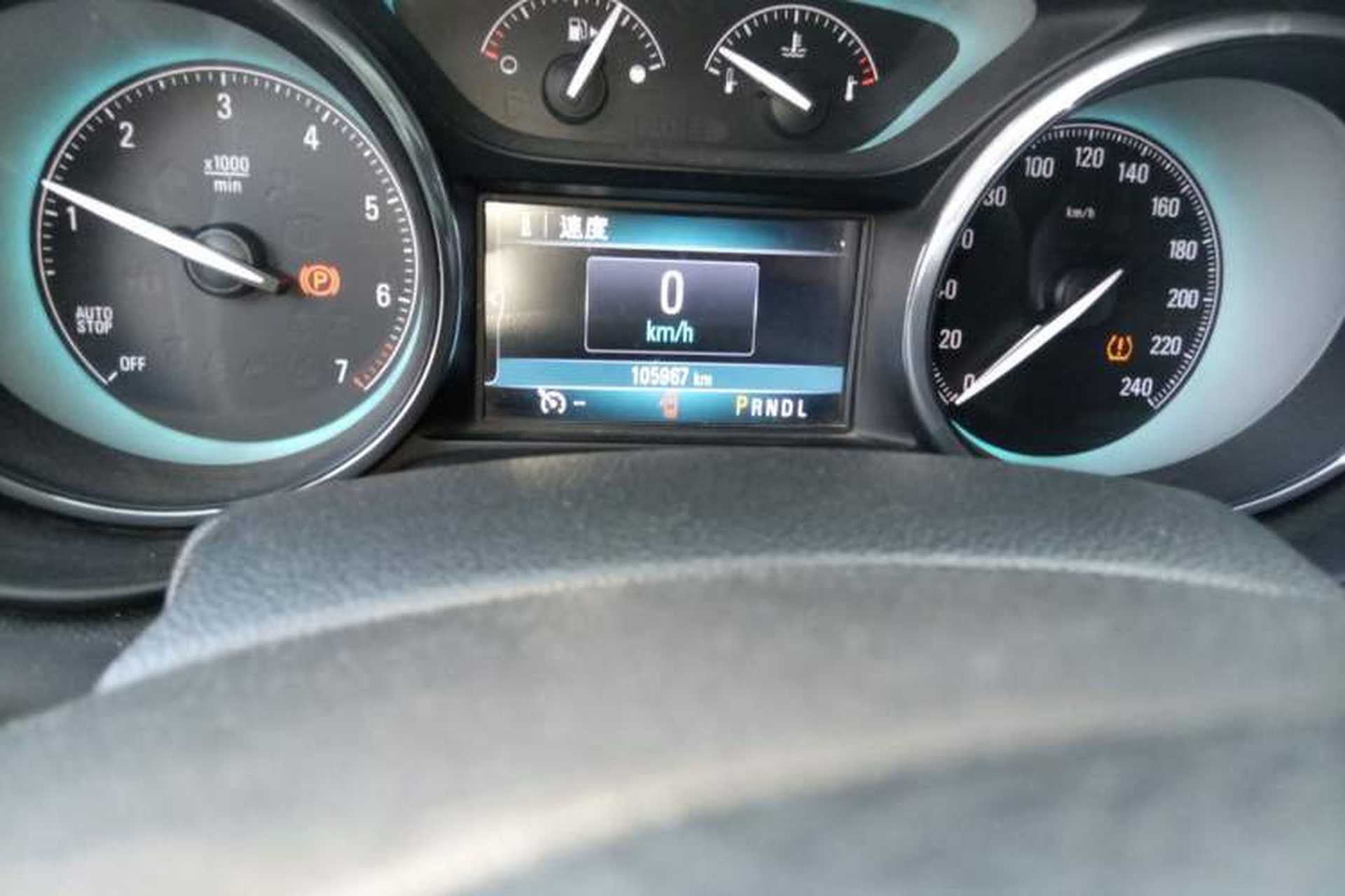 Used Buick Envision 2016 20T Two-Wheel Drive Leading Version Odometer Close Up