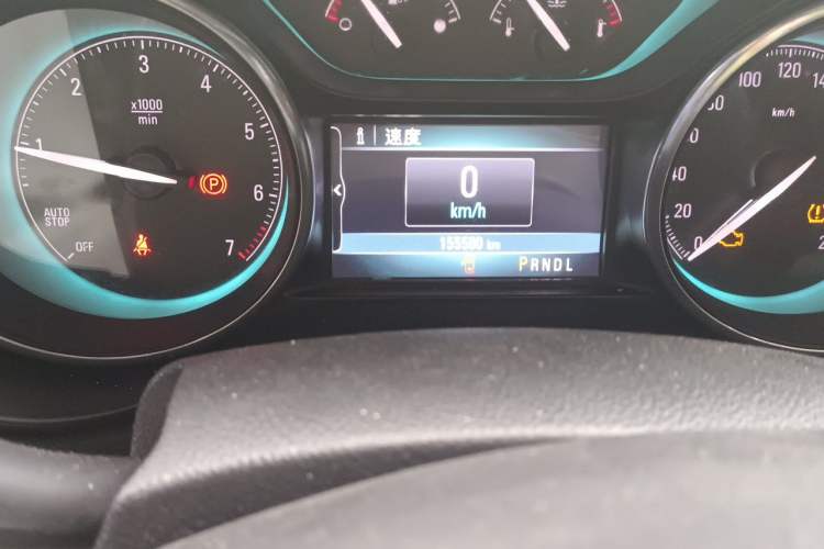 Used Buick Envision 2016 20T Two-Wheel-Drive Elite Model Odometer Close Up