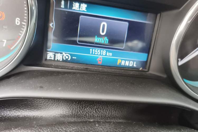 Used Buick Envision 2016 28T Four-Wheel Drive Elite Version Odometer Close Up