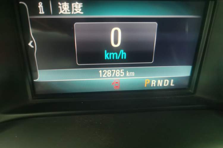 Used Buick Envision 2016 20T Two-Wheel-Drive Elite Model Odometer Close Up