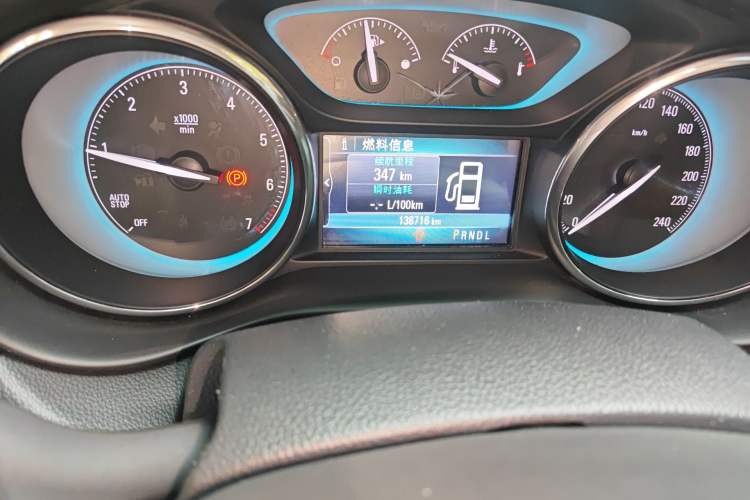 Used Buick Envision 2016 20T Two-Wheel Drive Leading Version Odometer Close Up