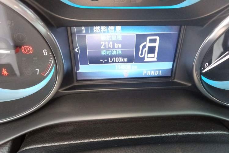 Used Buick Envision 2016 20T Two-Wheel-Drive Elite Model Odometer Close Up