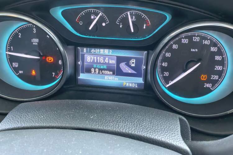 Used Buick Envision 2016 20T Two-Wheel Drive Leading Version Odometer Close Up