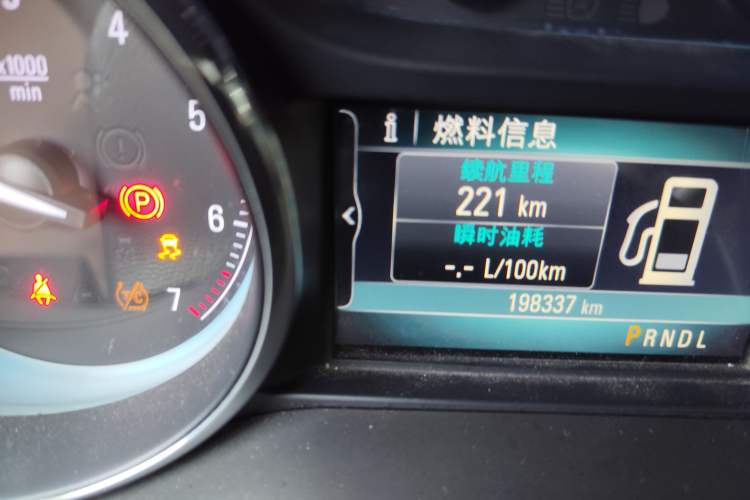 Used Buick Envision 2016 20T Two-Wheel Drive Leading Version Odometer Close Up