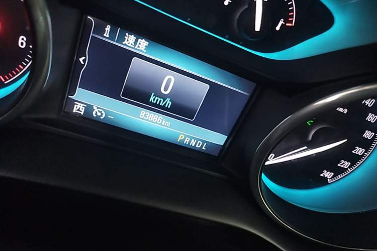 Used Buick Envision 2016 28T Four-Wheel Drive Elite Version Odometer Close Up