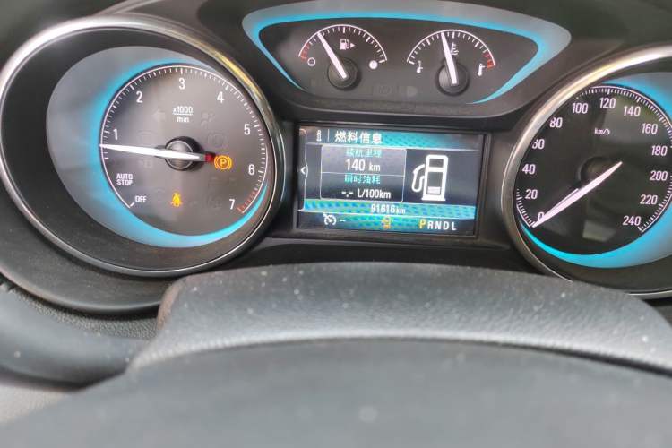 Used Buick Envision 2016 20T Two-Wheel-Drive Elite Model Odometer Close Up