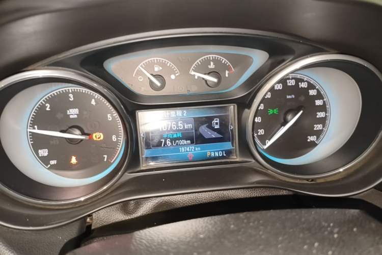 Used Buick Envision 2016 20T Two-Wheel Drive Leading Version Odometer Close Up