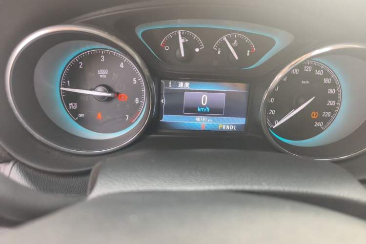 Used Buick Envision 2016 20T Two-Wheel-Drive Elite Model Odometer Close Up