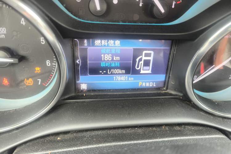 Used Buick Envision 2016 28T Four-Wheel Drive Luxury Model Odometer Close Up