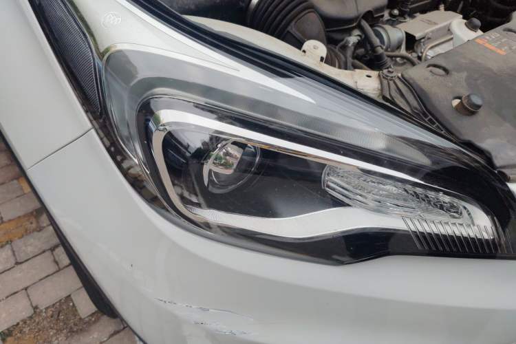 Used Buick Envision 2016 20T Two-Wheel-Drive Elite Model Right Front Headlight